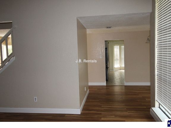 5th image of 503 Texas St