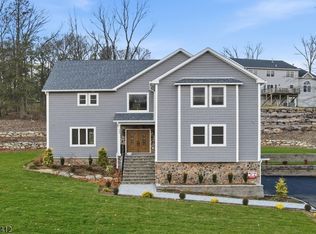 33 Eagles Nest Ter, Terr, NJ 07480