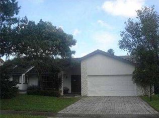 10071 NW 13th St, Plantation, FL 33322