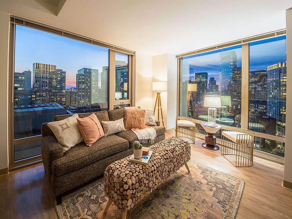 2nd image of 113 Kneeland St #906