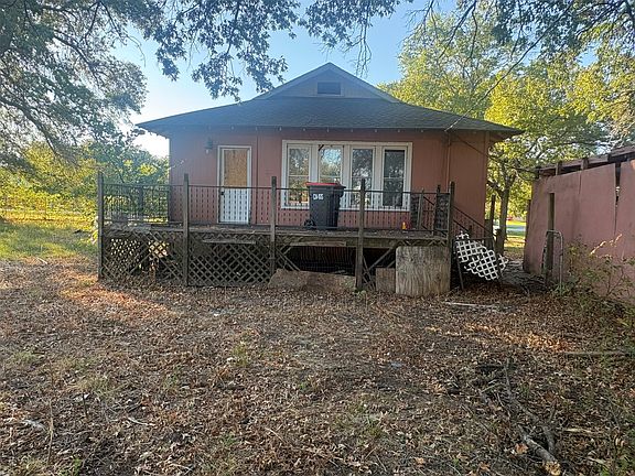 2nd image of 204 Olive St