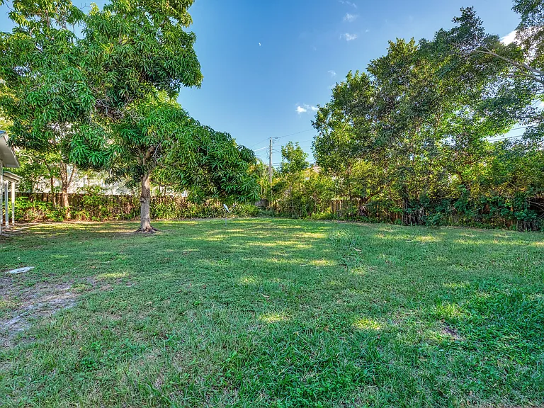 1726 Floyd St — Photo 41