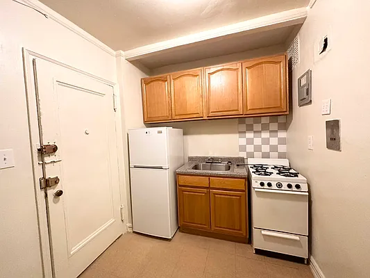 Rented by Premier One Realty LLC | media 1