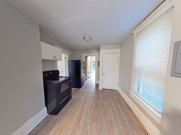 3rd image of 2166 Indianola Ave #2166