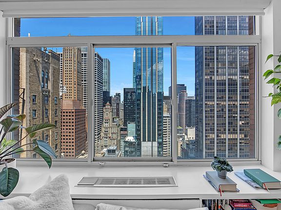 3rd image of 145 E 48th St APT 35A