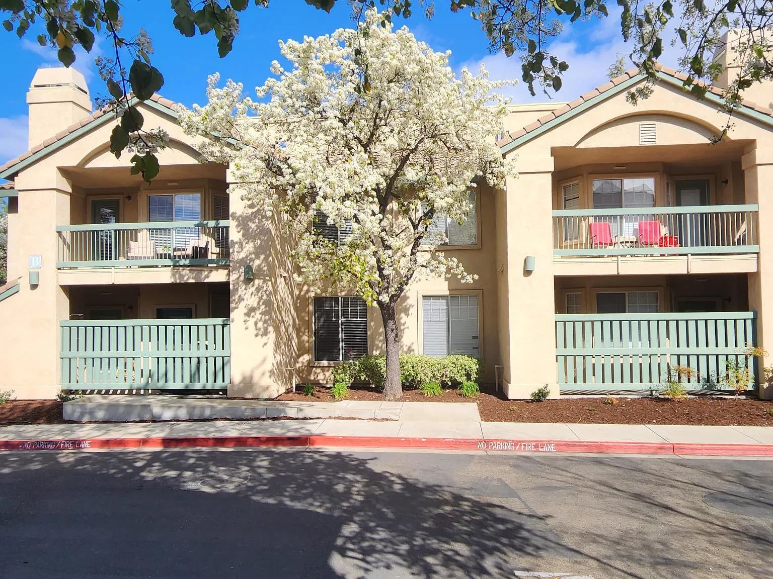 Hillcrest View — Photo 3