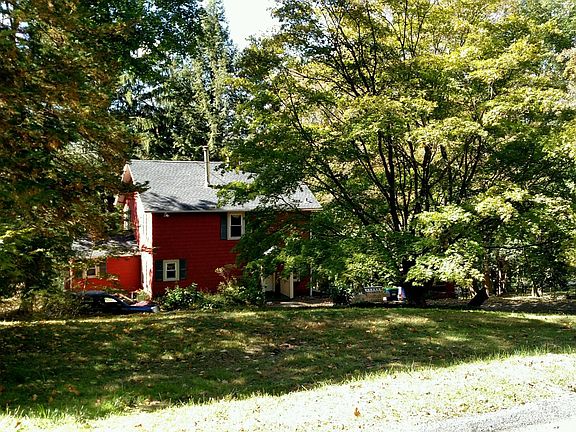3rd image of 4 Avery Ln
