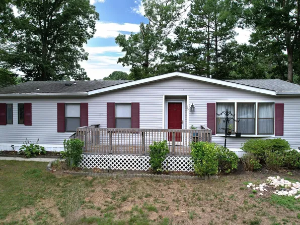 15 Chestnut Ct, Mays Landing, NJ 08330