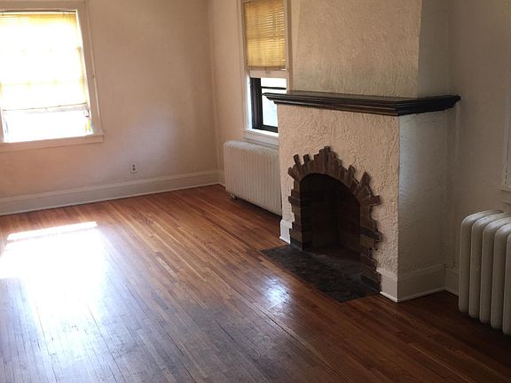 3rd image of 715 10th Ave SE Unit 1