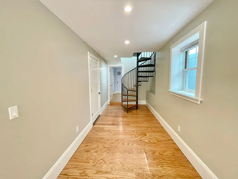 518 Staples Ave — Photo 17