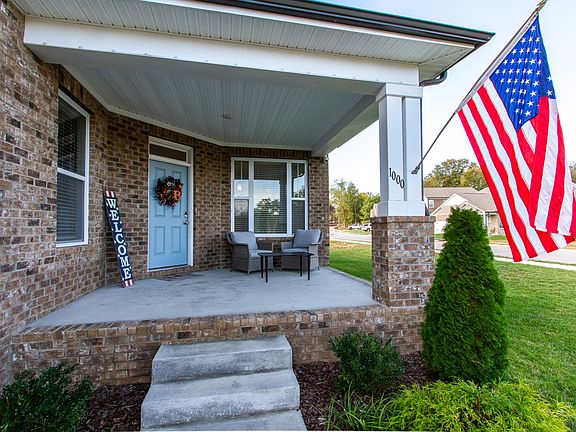 3rd image of 1000 Green Meadow Ln