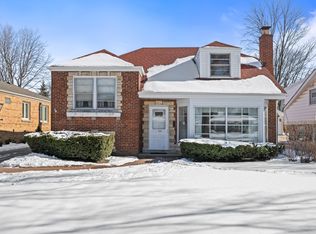 1233 S Prospect Ave, Park Ridge, IL 60068