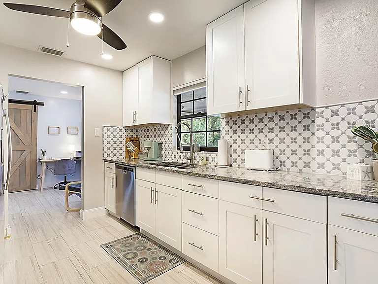 11545 Sunset Blvd #B — Photo 3