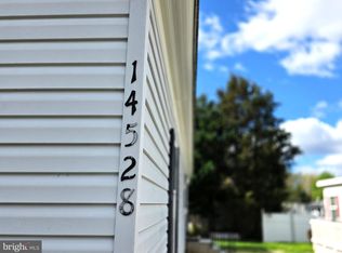 14528 Lanica Cir, Chantilly, VA 20151