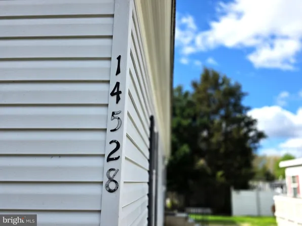 14528 Lanica Cir, Chantilly, VA 20151