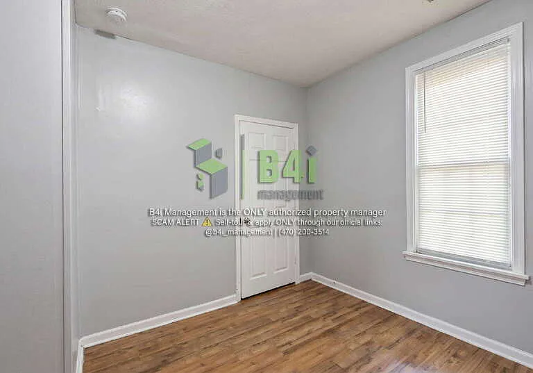 560 Radcliff Ave — Photo 12