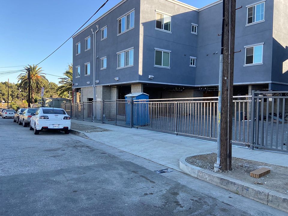 1st image of 12602 S Figueroa St #5