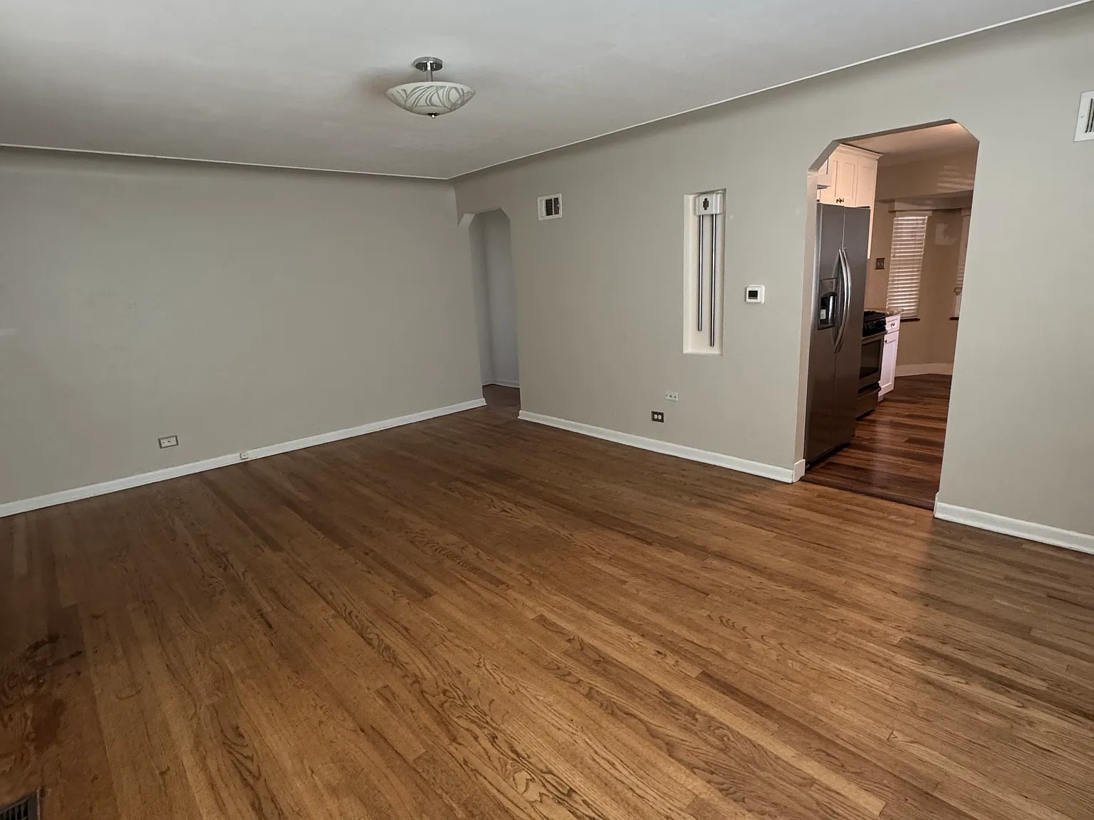 4 bed, 1575 sqft, $2,900 — Photo 2