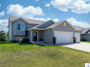 109 Pinehurst Dr, Mankato, MN 56001