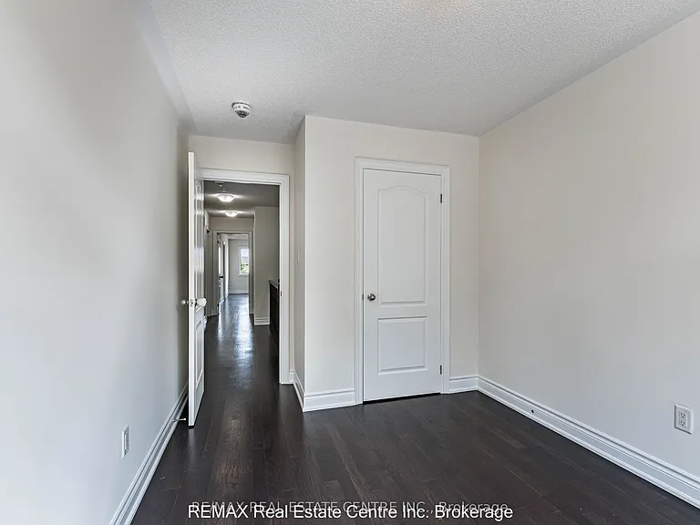 27 Lady Evelyn Cres — Photo 29