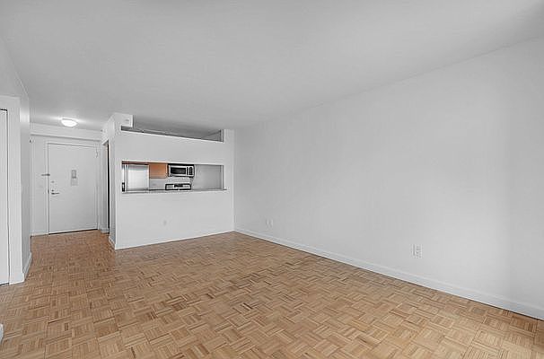 1st image of 161 E 94th St #4G