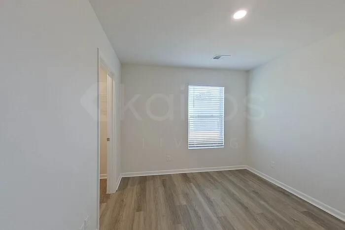 111 Overstreet Way — Photo 9