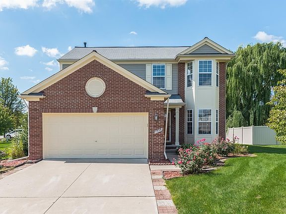 2nd image of 7918 Berwick Dr