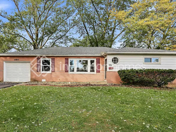 680 Mohave St, Hoffman Estates, IL 60169