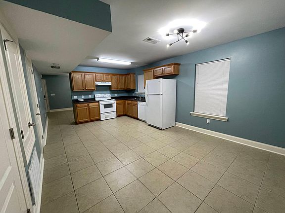2nd image of 6022 Pasteur Blvd #B