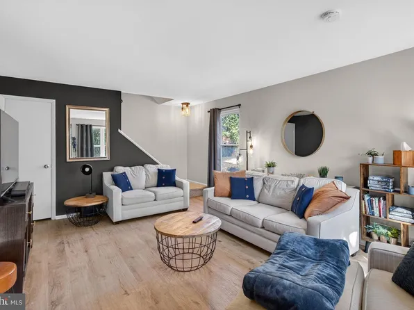 3037 Harbour Dr, Palmyra, NJ 08065