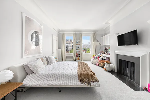 Sold by Douglas Elliman | media 17