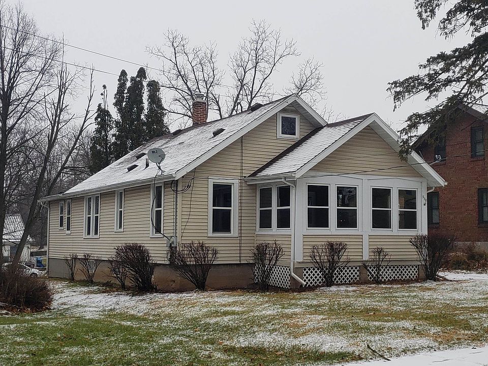 2nd image of 370 W Cedar St