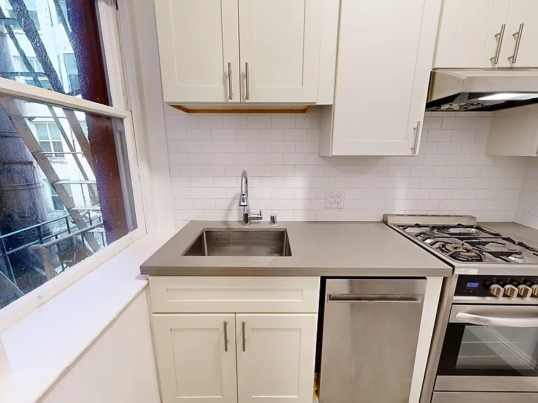 925 Geary Street — Photo 16