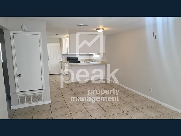 205 Joyce St #B — Photo 14