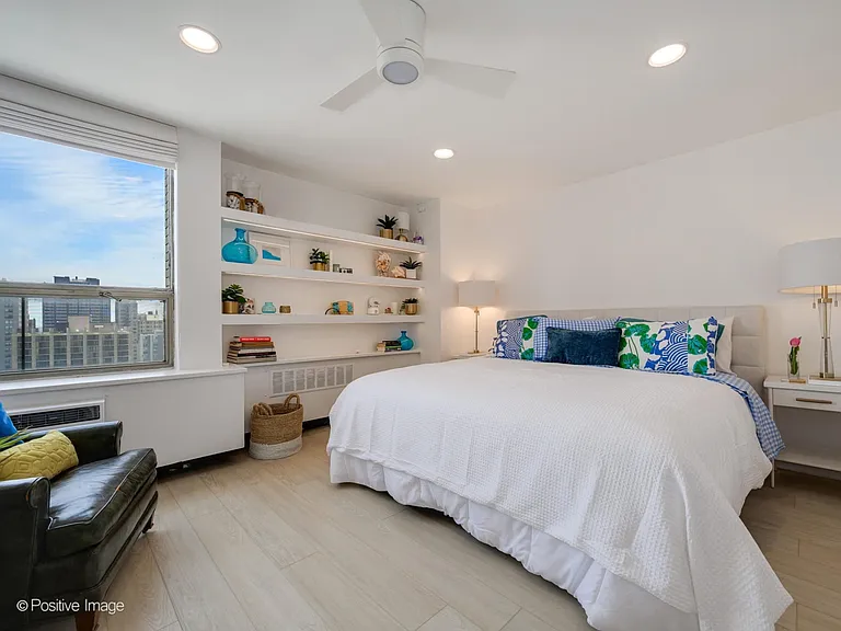 1455 N Sandburg Ter #2408 — Photo 16