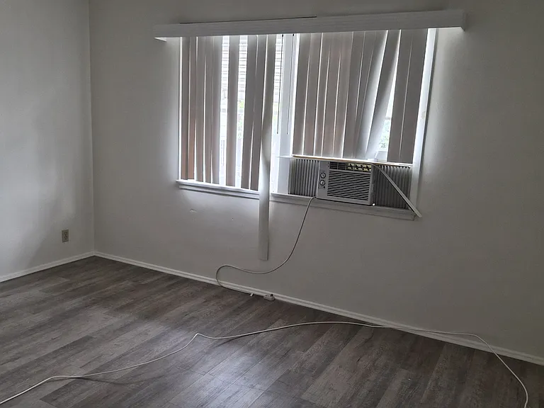 433 S Baldwin Ave #D — Photo 11