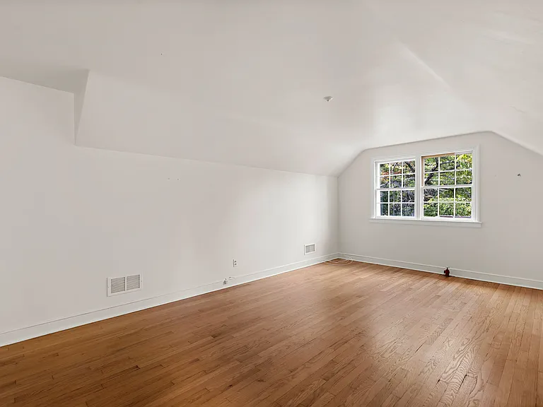 154 N Franklin Tpke — Photo 13