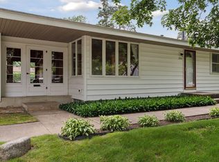 1212 Valley St, Chaska, MN 55318