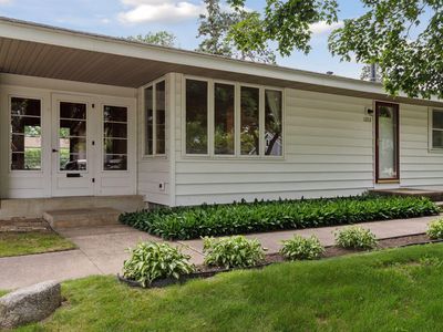 1212 Valley St, Chaska, MN, 55318