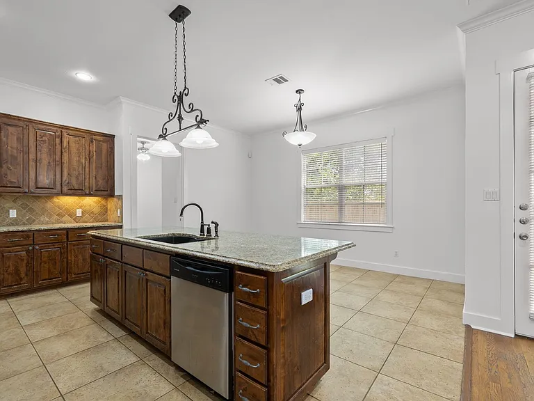 1607 Chelsea Ln — Photo 16