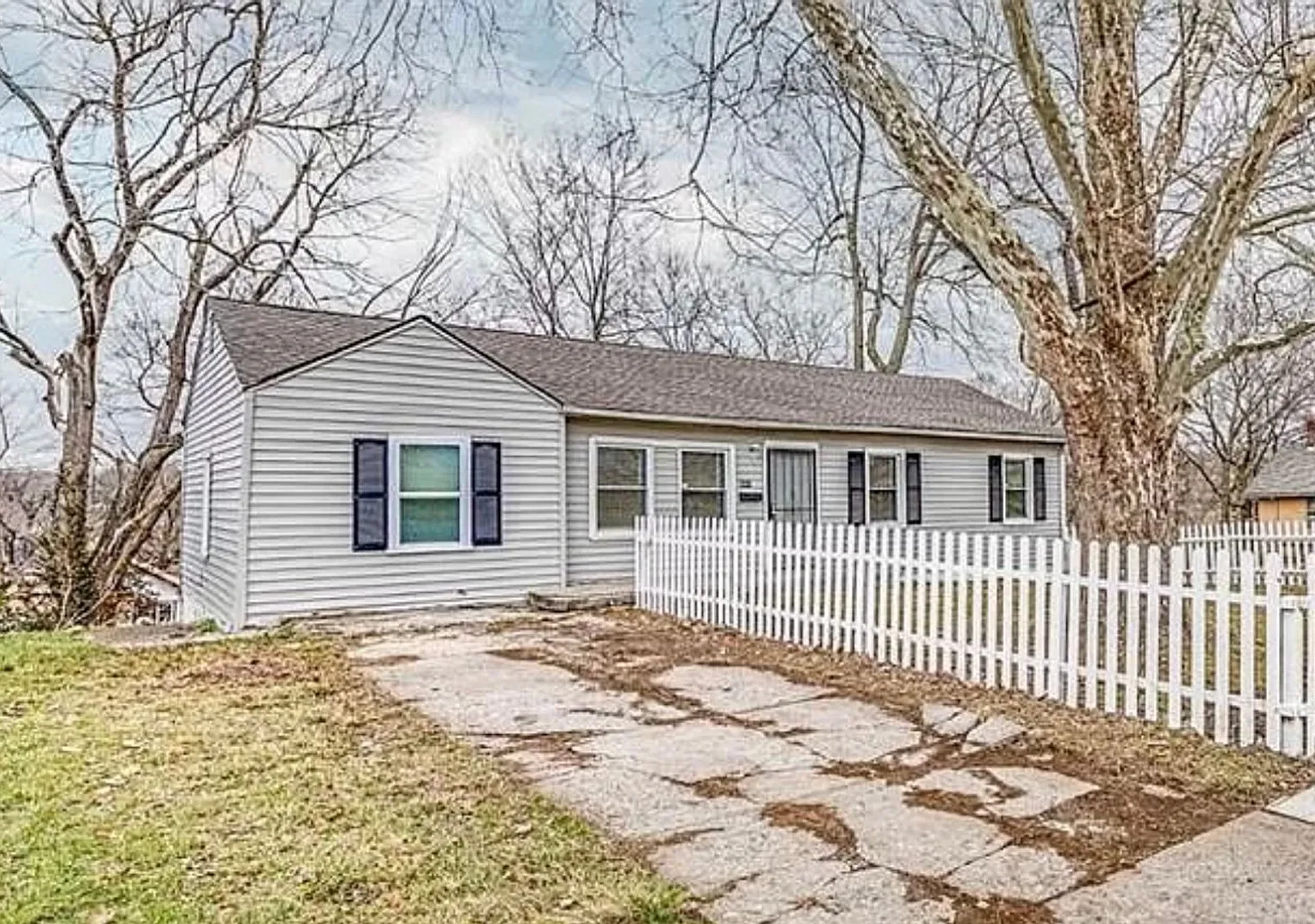 4 Bedroom 1 Bath Home Rent — Photo 1