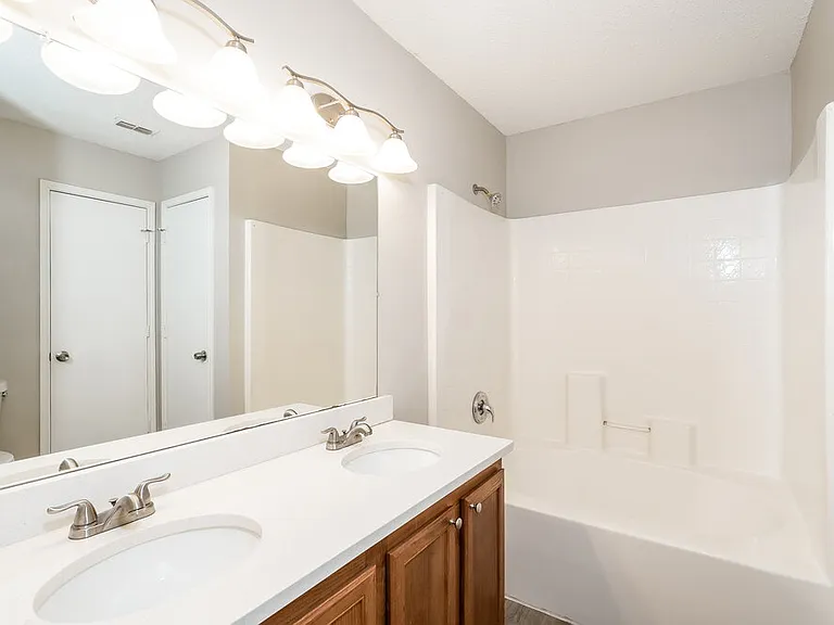 2908 Cottage Ln — Photo 11
