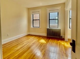 29 Park Dr APT 24, Boston, MA 02215
