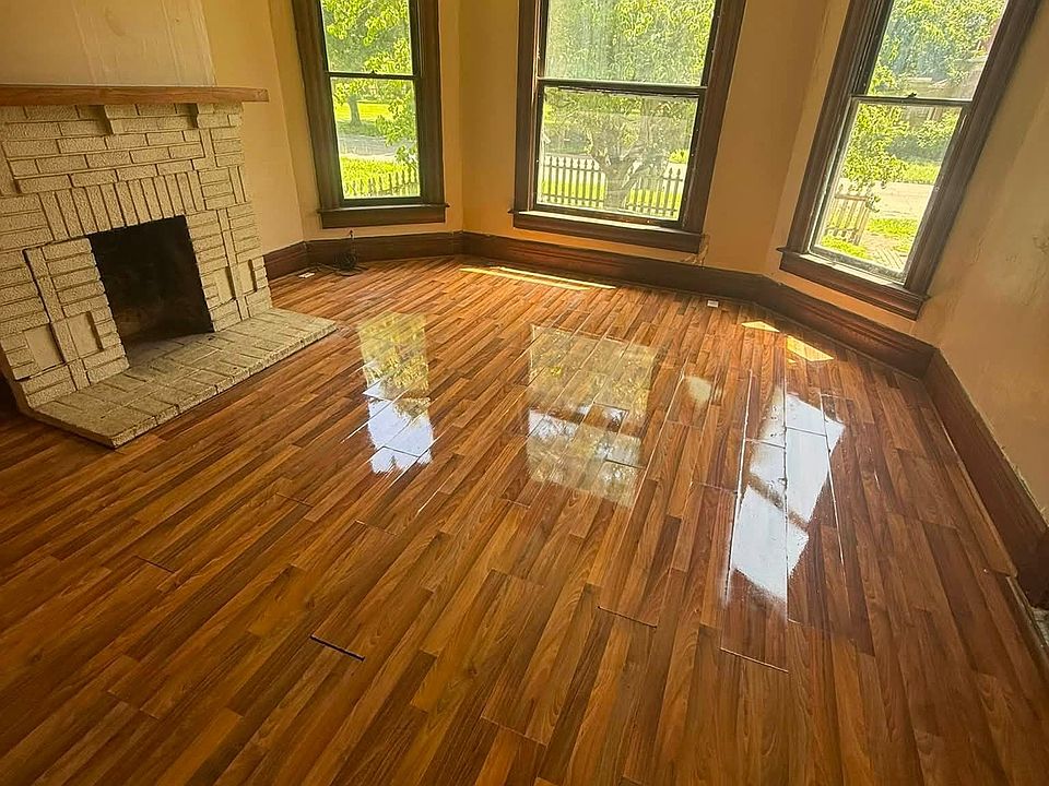 1st image of 353 Woodlawn Ave