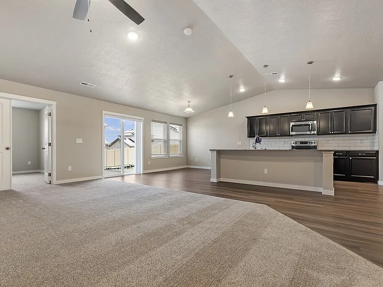 7807 S Dewberry Ave — Photo 24