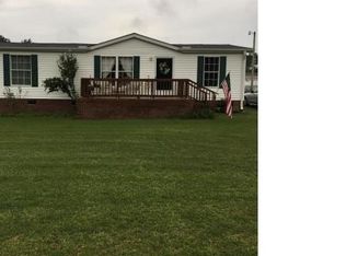 1224 E Green Springs Rd, Parkton, NC 28371