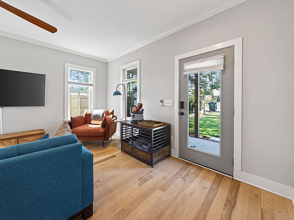 5th image of 213 Lincoln Ct