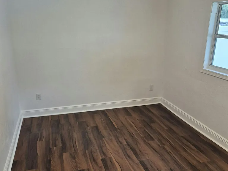1402 E Bougainvillea Ave — Photo 16