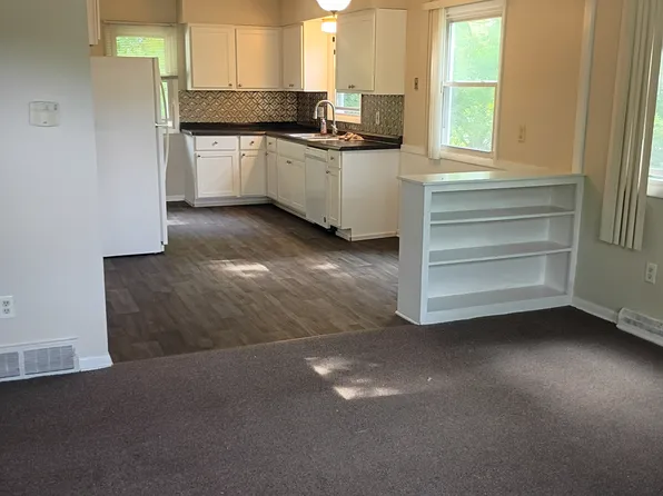 2593 Five Mile 2595 Rd, Grand Rapids, MI 49525