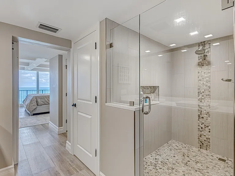 400 Beach Rd #702 — Photo 24